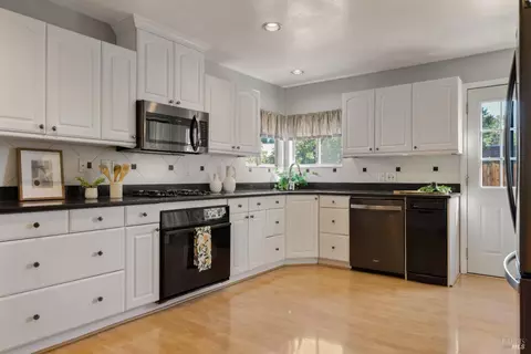 8152 Olof St, Cotati, CA 94931 photo 10