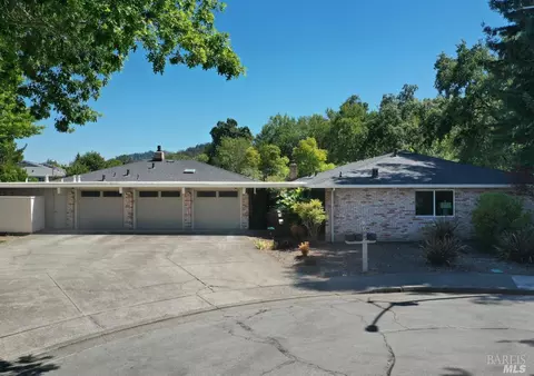 6390 Meadow Creek Ct, Santa Rosa, CA 95409
