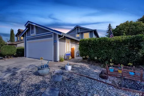 827 Morissette Way, Vacaville, CA 95687