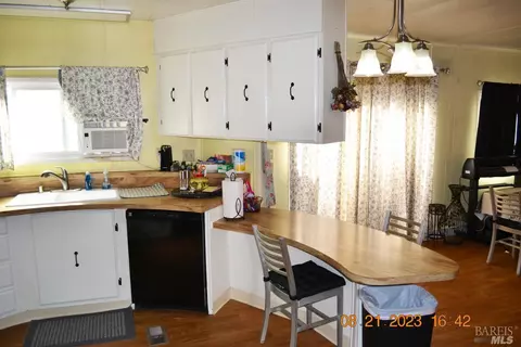 128 Robin St, Napa, CA 94558 photo 4