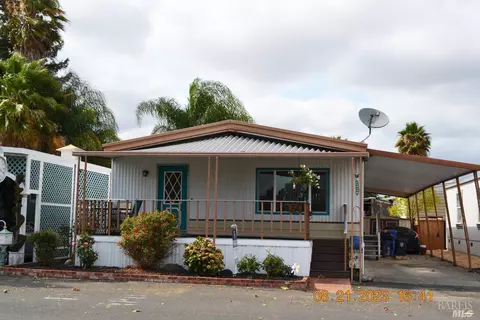 128 Robin St, Napa, CA 94558