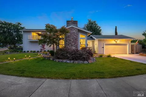 3844 Lanewood Way, Santa Rosa, CA 95404