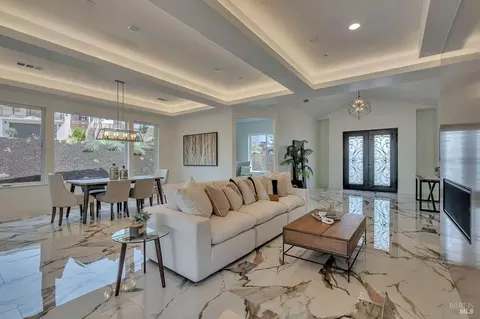 3565 Southridge Dr, Santa Rosa, CA 95403