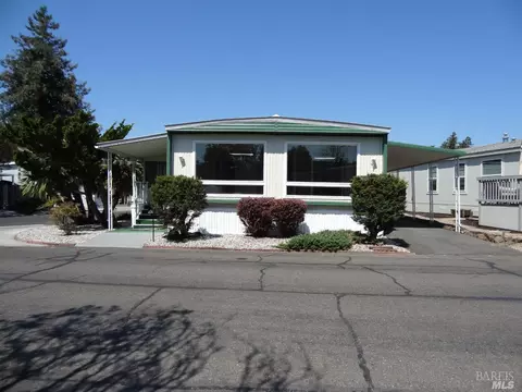 89 Maywood Dr #89, Santa Rosa, CA 95409