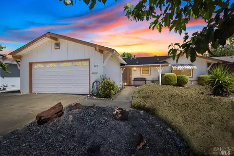 202 Mckinley Cir, Vacaville, CA 95687