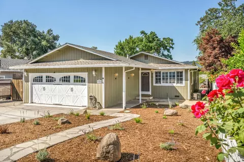 16948 Schiller Ct, Sonoma, CA 95476