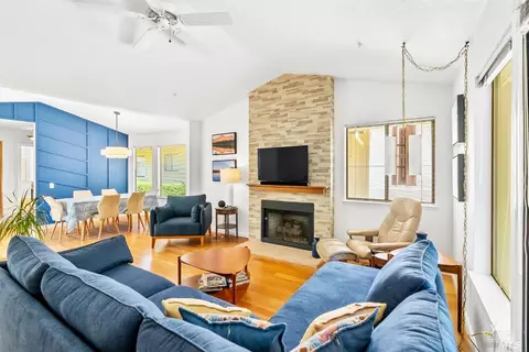 74 Fountain Grove Cir, Napa, CA 94558