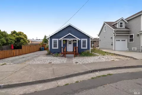 700 Oak Ter, Petaluma, CA 94952