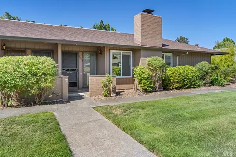 6662 Oakmont Dr, Santa Rosa, CA 95409