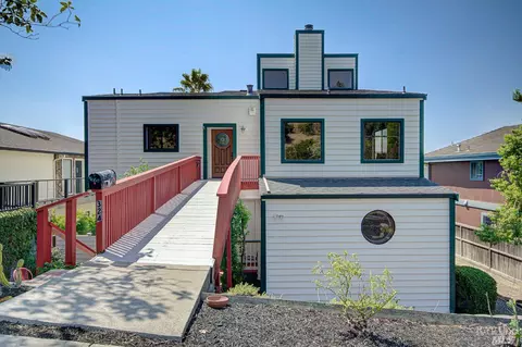 324 Saint Catherines Sq, Benicia, CA 94510