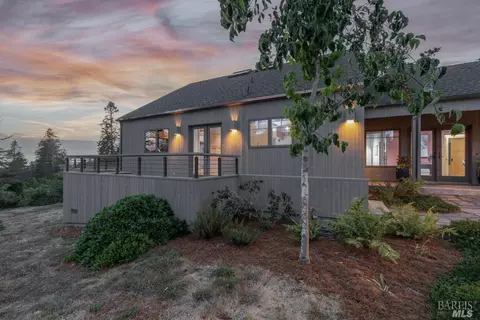 375 Pilots Reach Rd, The Sea Ranch, CA 95497