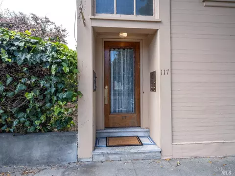 117 Caledonia St, Sausalito, CA 94965 photo 9