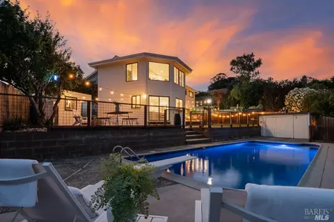 33 Lorraine Ct, Novato, CA 94947