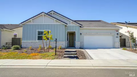 848 Daffodil Dr, Vacaville, CA 95687