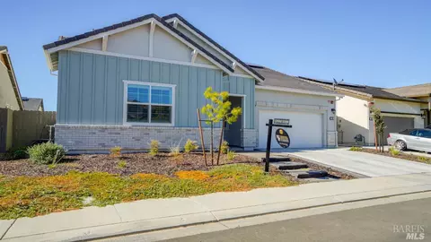 848 Daffodil Dr, Vacaville, CA 95687 photo 2