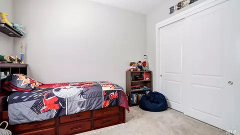 848 Daffodil Dr, Vacaville, CA 95687 photo 9