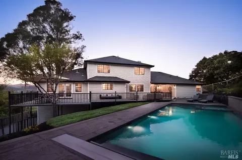816 Revel Rd, Healdsburg, CA 95448