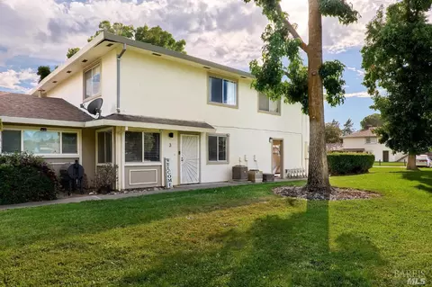 1970 Peabody Rd #3, Vacaville, CA 95687