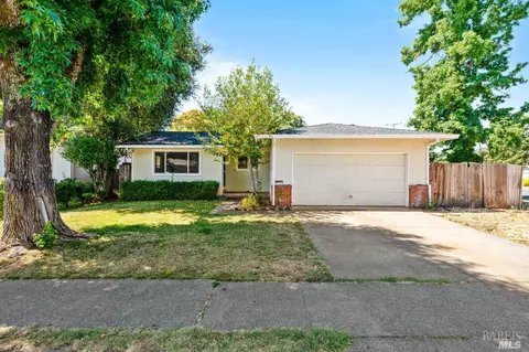 17936 Riverside Dr, Sonoma, CA 95476