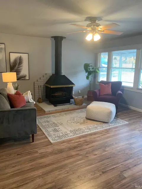 209 Del Mar Ave, Vallejo, CA 94589 photo 4