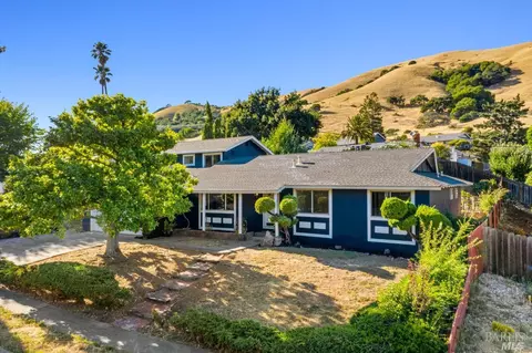 2576 Center Rd, Novato, CA 94947