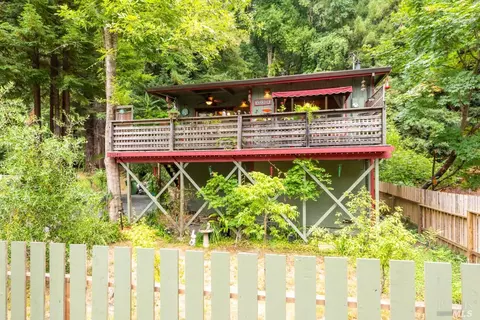 20245-20237 Willow Rd, Monte Rio, CA 95462