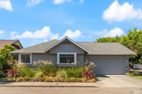 928 Wood Sorrel Dr, Petaluma, CA 94954