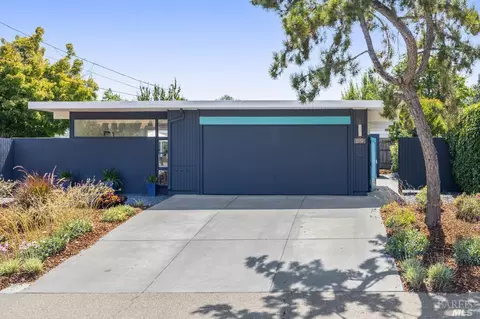 819 Pine Ln, San Rafael, CA 94903
