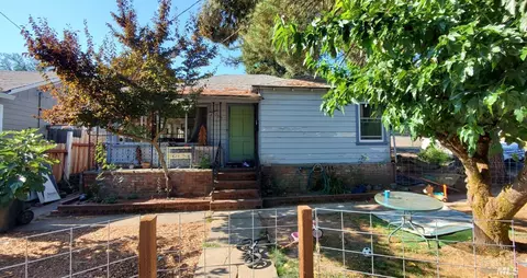 193 W Mendocino Ave, Willits, CA 95490