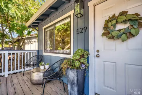 529 N Jefferson St, Cloverdale, CA 95425