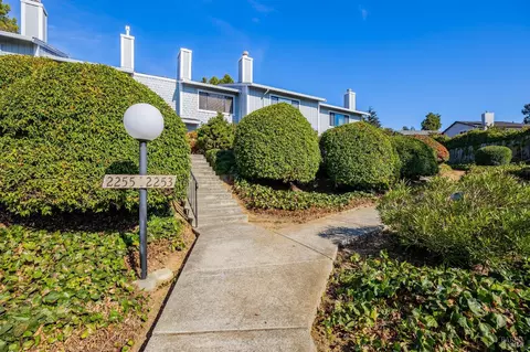 2253 Clearview Cir, Benicia, CA 94510 photo 3