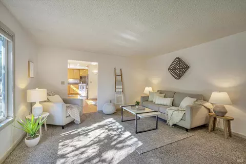 6647 Church St, Petaluma, CA 94952