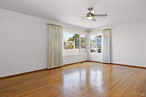 300 Sharon Ave, Rodeo, CA 94572 photo 7