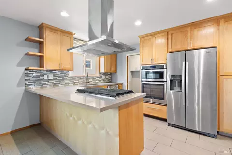 300 Sharon Ave, Rodeo, CA 94572 photo 8