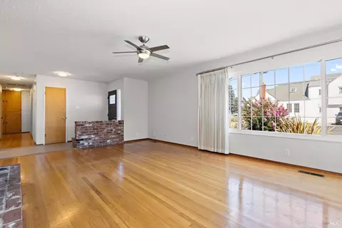300 Sharon Ave, Rodeo, CA 94572 photo 4