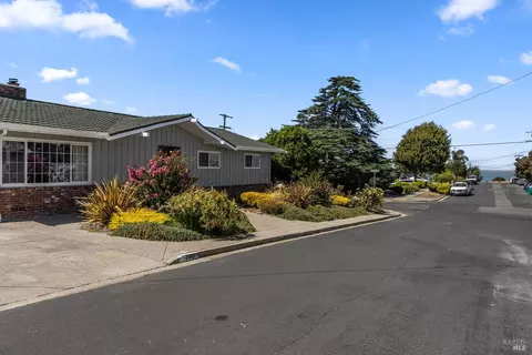 300 Sharon Ave, Rodeo, CA 94572 photo 32