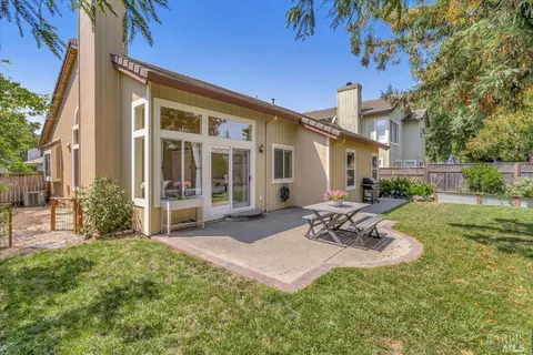 551 Shagbark St, Windsor, CA 95492 photo 2