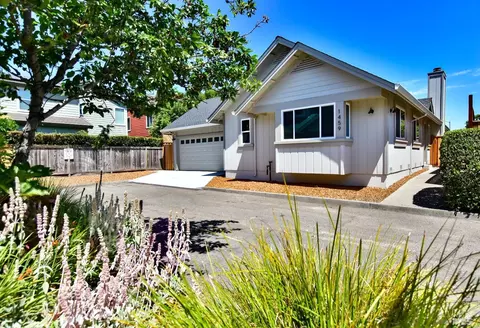 1459 Morning Glory Dr, Petaluma, CA 94954
