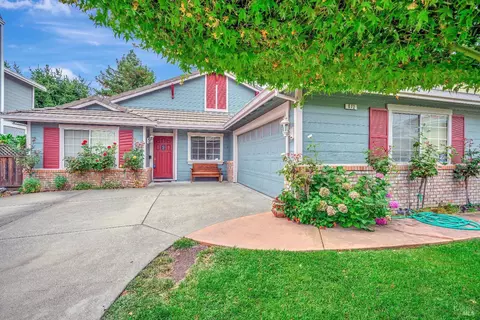 672 Tulare St, Petaluma, CA 94954