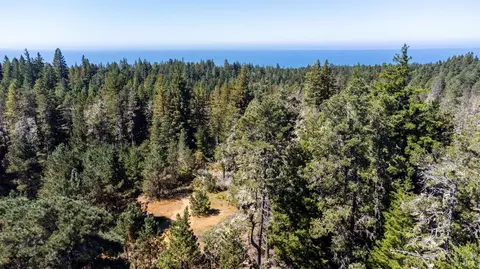 43700 Iversen Rd, Gualala, CA 95445