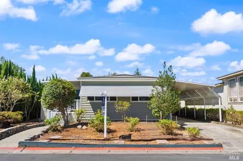 124 Cabana Dr, Napa, CA 94558