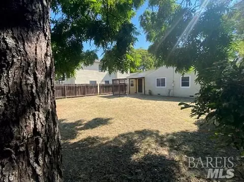 881 Beechwood Ave, Vallejo, CA 94591 photo 2