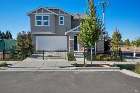 1225 Del Rancho Way, Petaluma, CA 94954