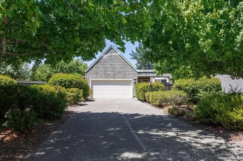 130 Calle Petite Sarah, Sonoma, CA 95476
