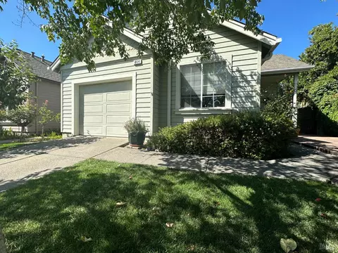 864 Glen Miller Dr, Windsor, CA 95492