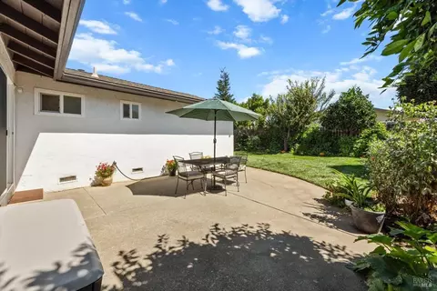 1986 Winston Dr, Fairfield, CA 94534 photo 32