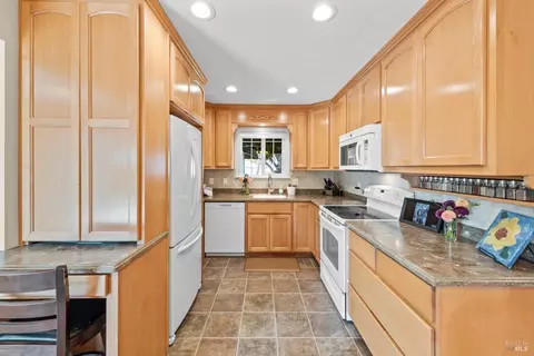 1986 Winston Dr, Fairfield, CA 94534 photo 13