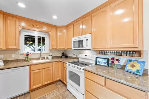 1986 Winston Dr, Fairfield, CA 94534 photo 14