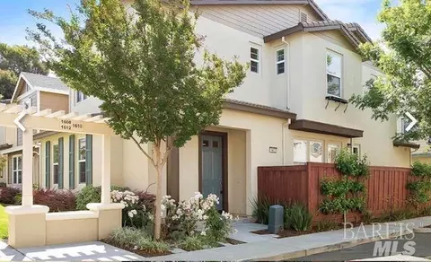 1612 Glenmore Dr, Fairfield, CA 94533