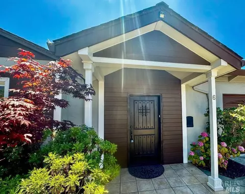6 Mohawk Ave, Corte Madera, CA 94925